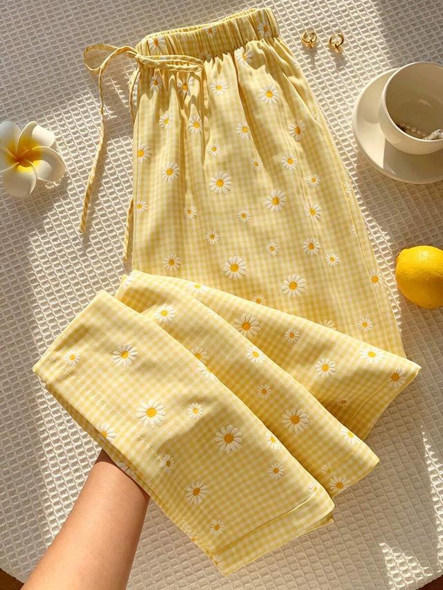 yellow and white plaid daisy print casual trousers