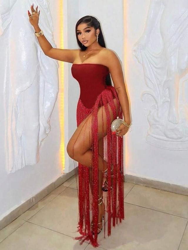 red tassel-embroidered strapless tight-fitting jumpsuit