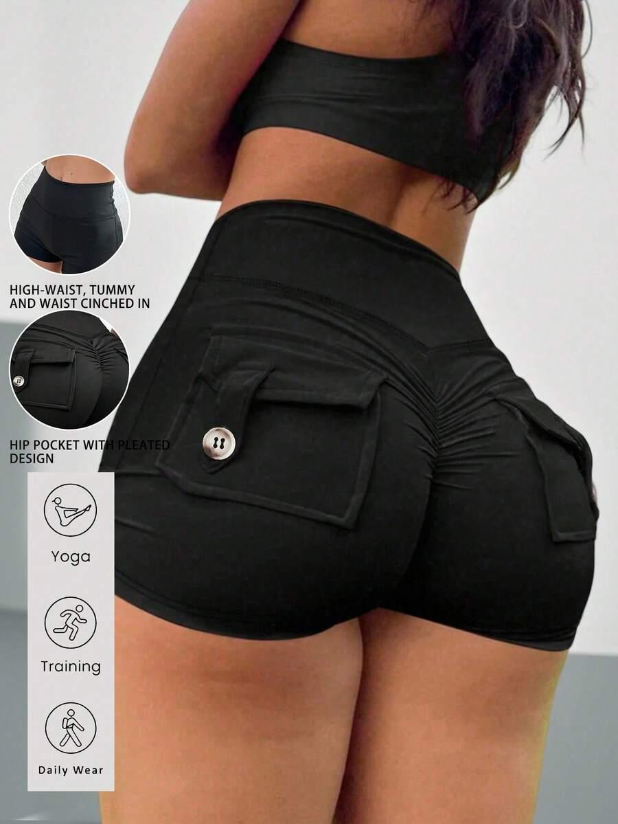 black high-waisted knitted elastic shorts with pockets
