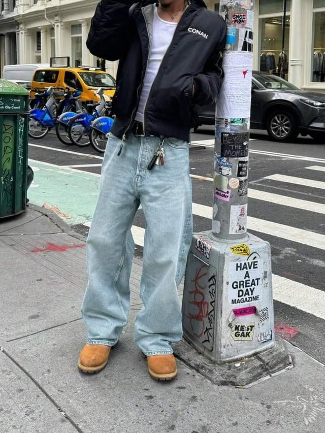 men's light blue washed loose fit straight leg jeans