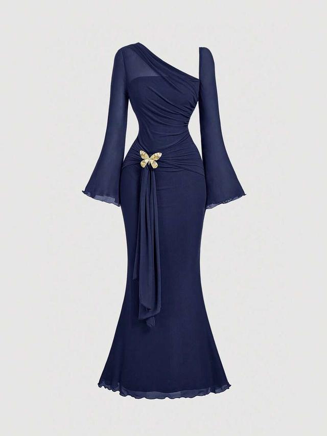asymmetric shoulder flare sleeve fishtail dress with metal buckle
