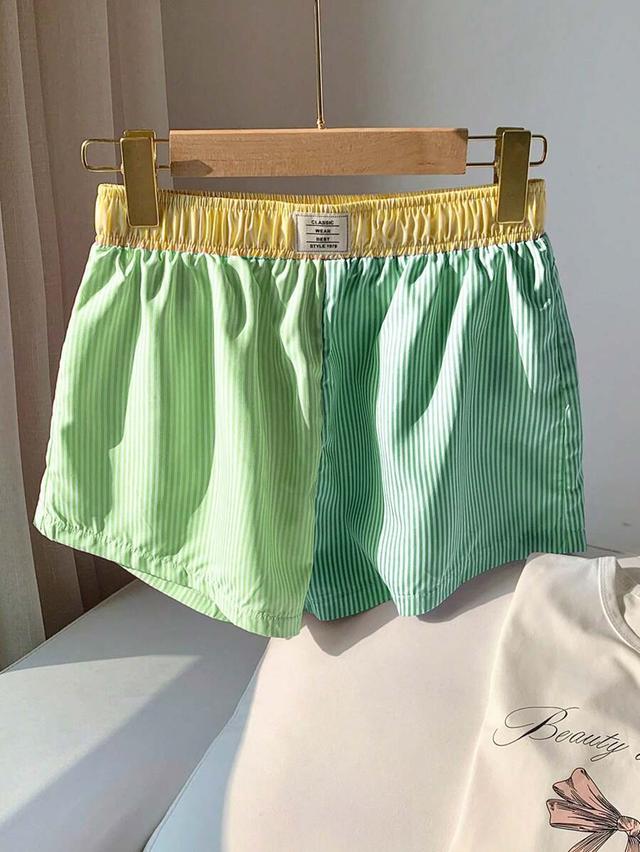 striped print letter patched elastic waist shorts