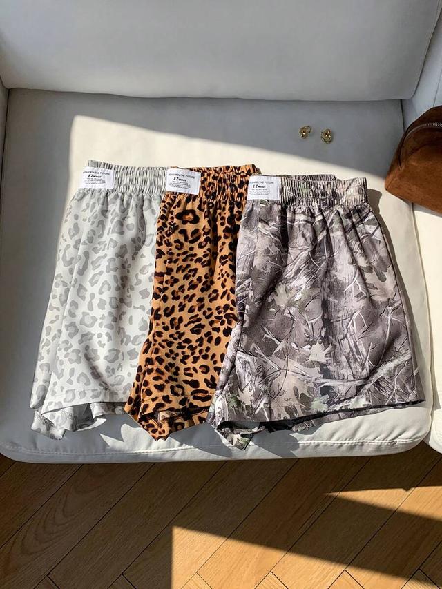 camouflage three pairs of printed elastic waist casual shorts