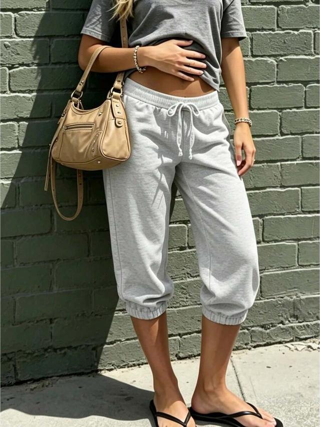 women's heathered grey capri sweatpants with drawstring waist