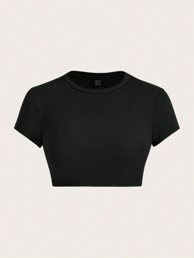 black minimalist round neck short sleeve cropped t-shirt