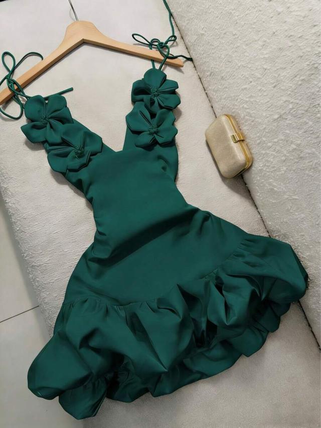 emerald green knotted strap floral hem dress