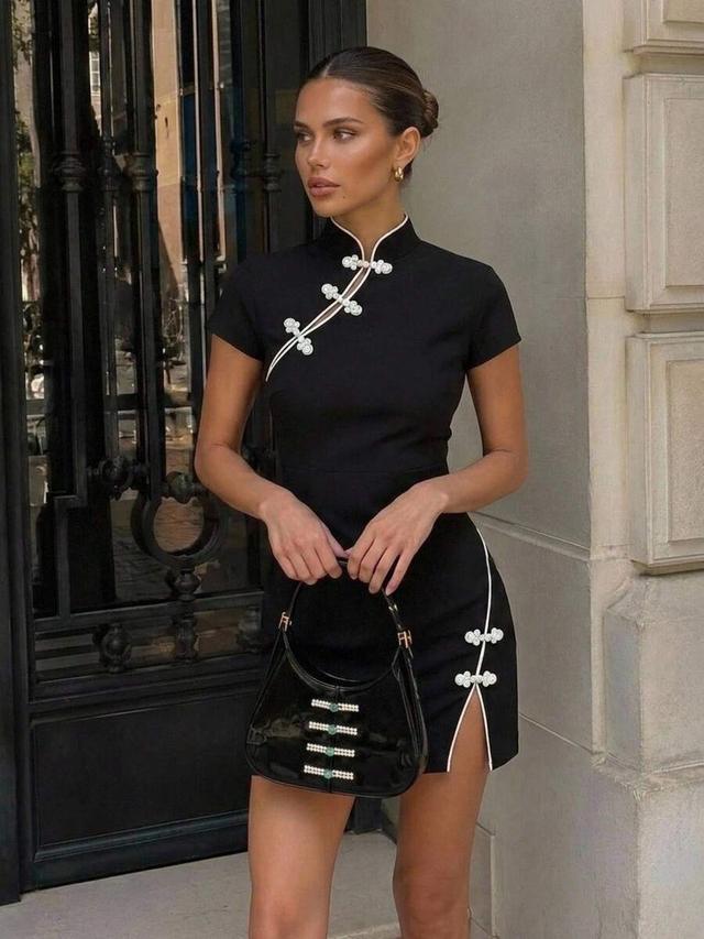 elegant black and white chinese style knit mini dress