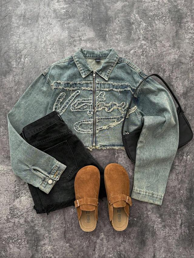 distressed acid wash denim zip-up cropped jacket