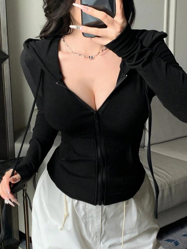 black fitted zip-up hoodie sweatshirt