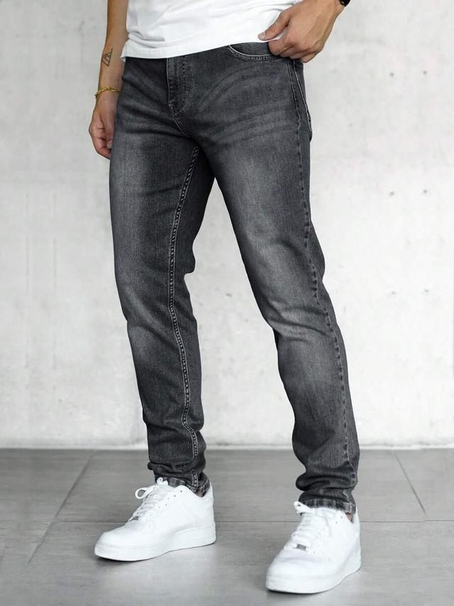 traceable cotton men's jeans in washed charcoal