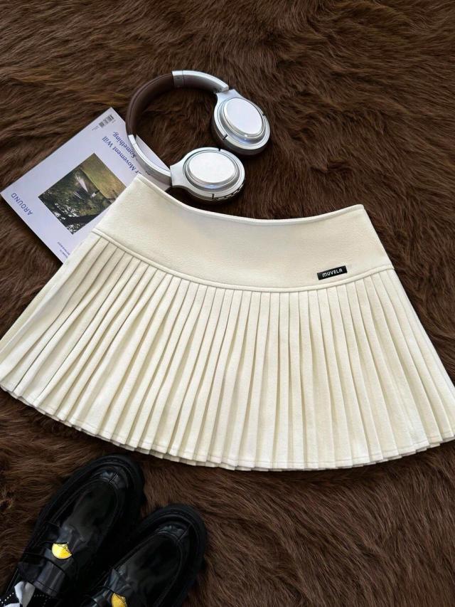 cream white pleated low-waist mini skirt