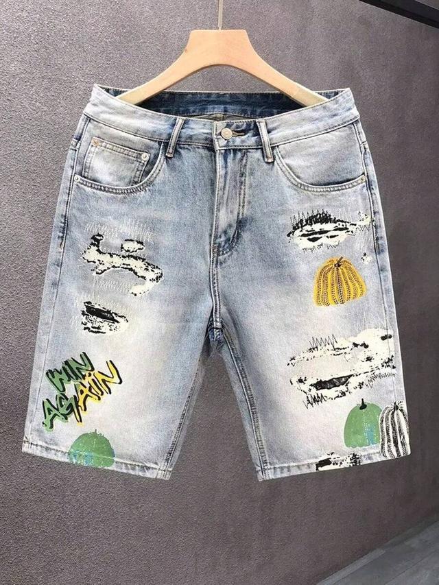 men's straight leg light wash denim shorts with prints