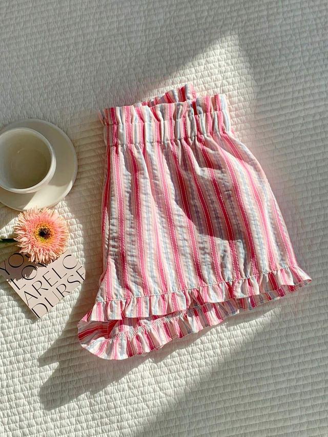 pink and white striped ruffle hem elastic waist shorts