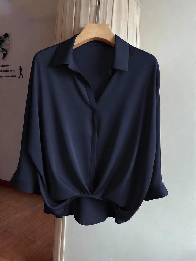 navy blue 3/4 sleeve pleated hem blouse