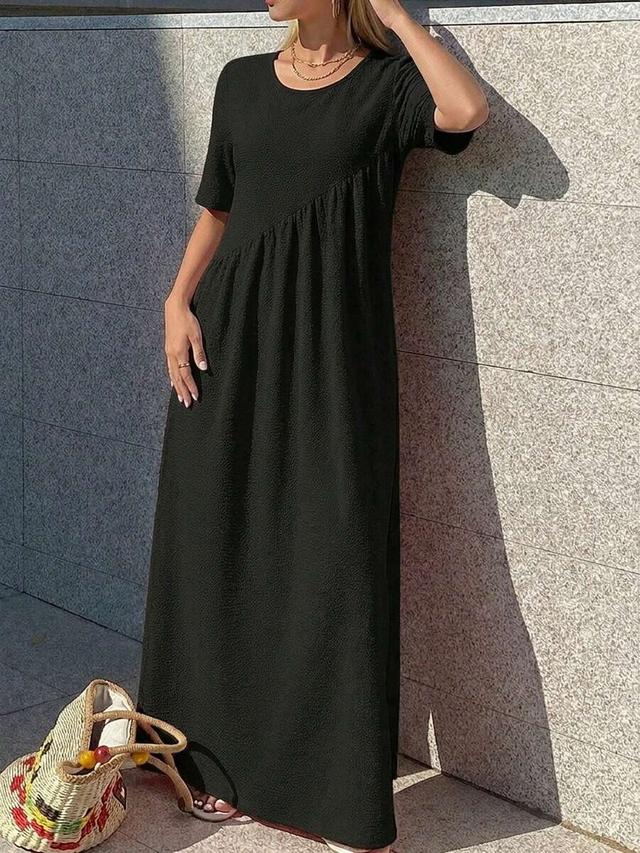 solid black round neck pleated short sleeve dress