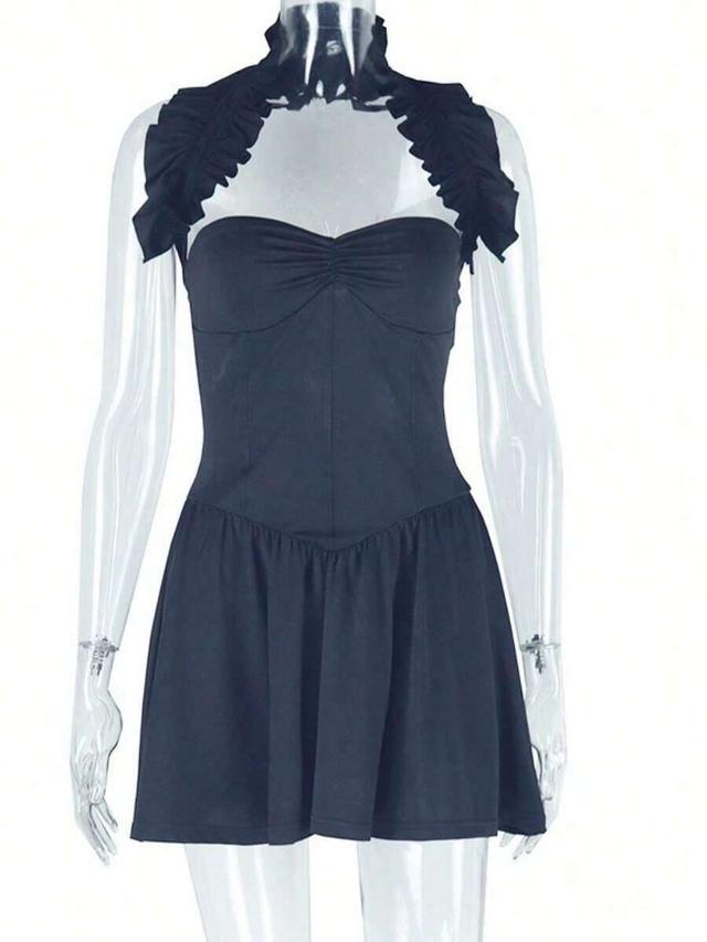 black sweetheart neckline dress with ruffled collar