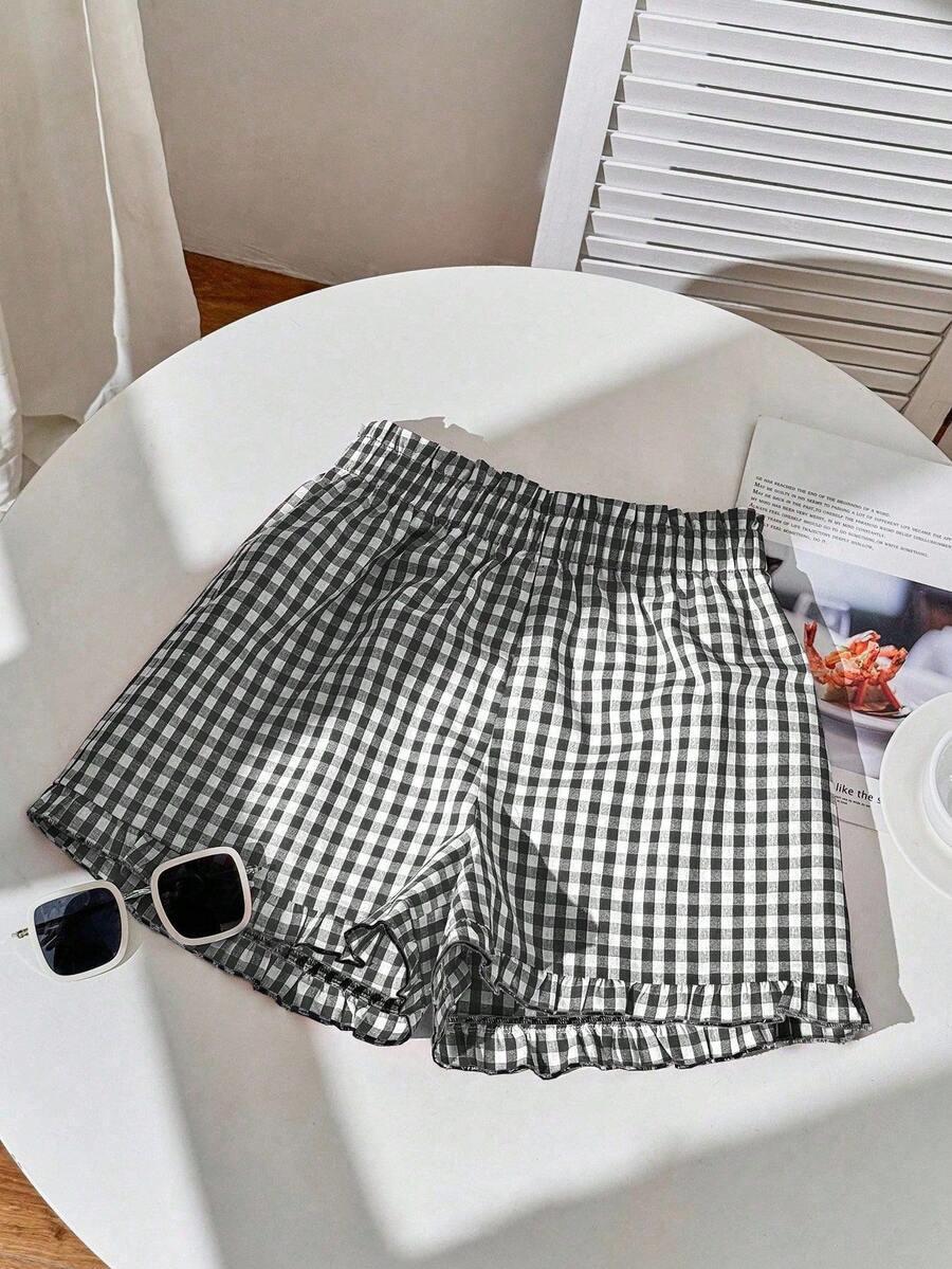 casual black and white plaid ruffle hem shorts