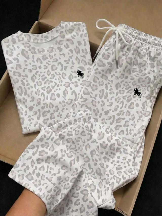 vintage white animal print round neck short sleeve top