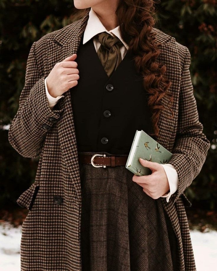 dark academia look 10
