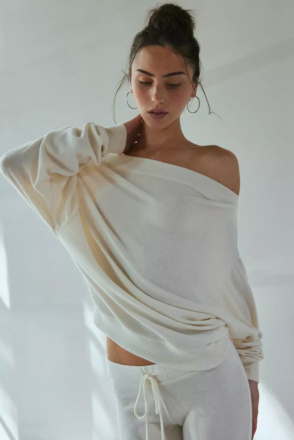 off shoulder knit sweater look 18