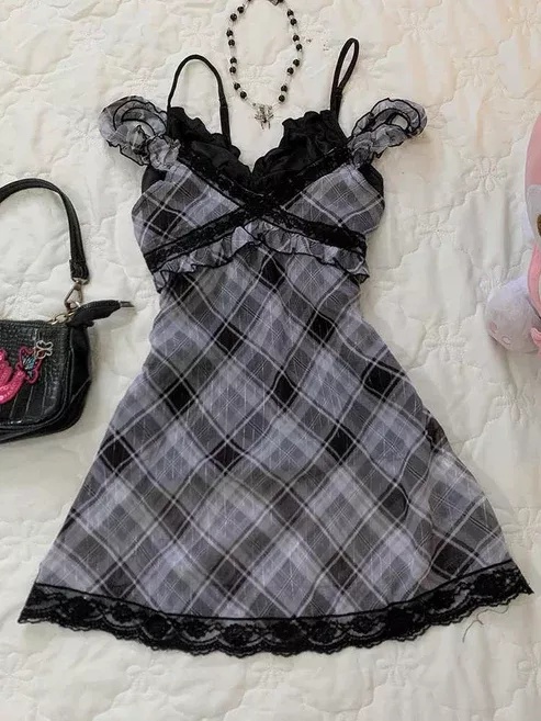 y2k mini dress look 21