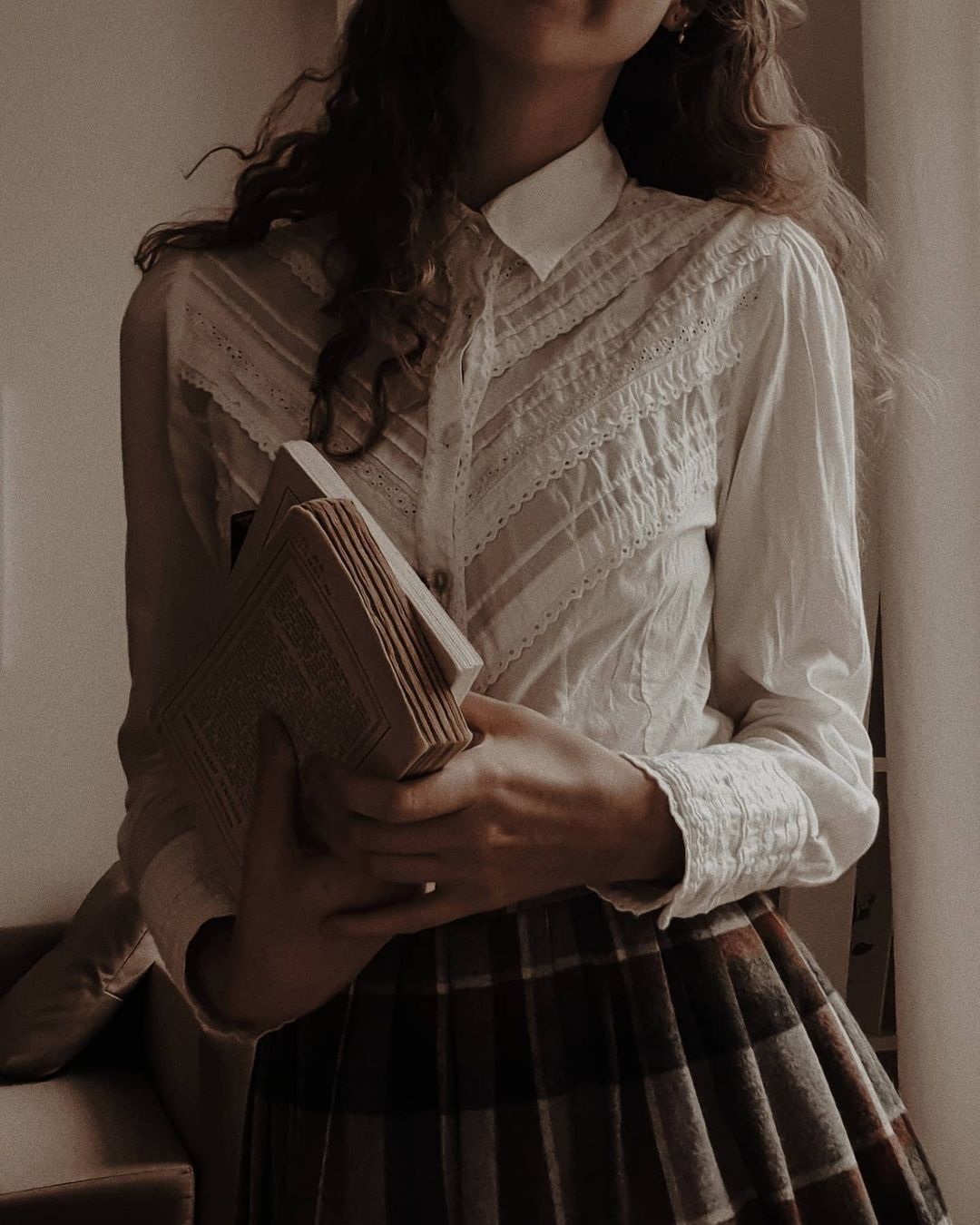 dark academia look 12